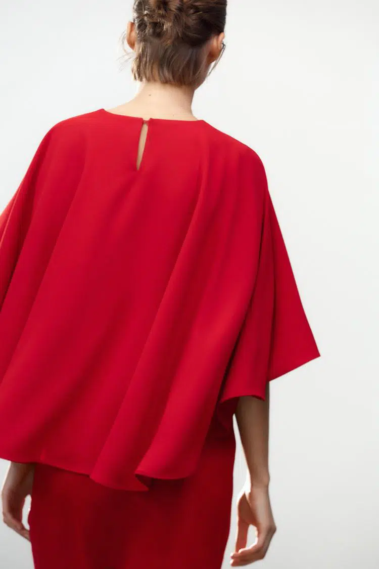 ROBE COURTE CAPE ROUGE