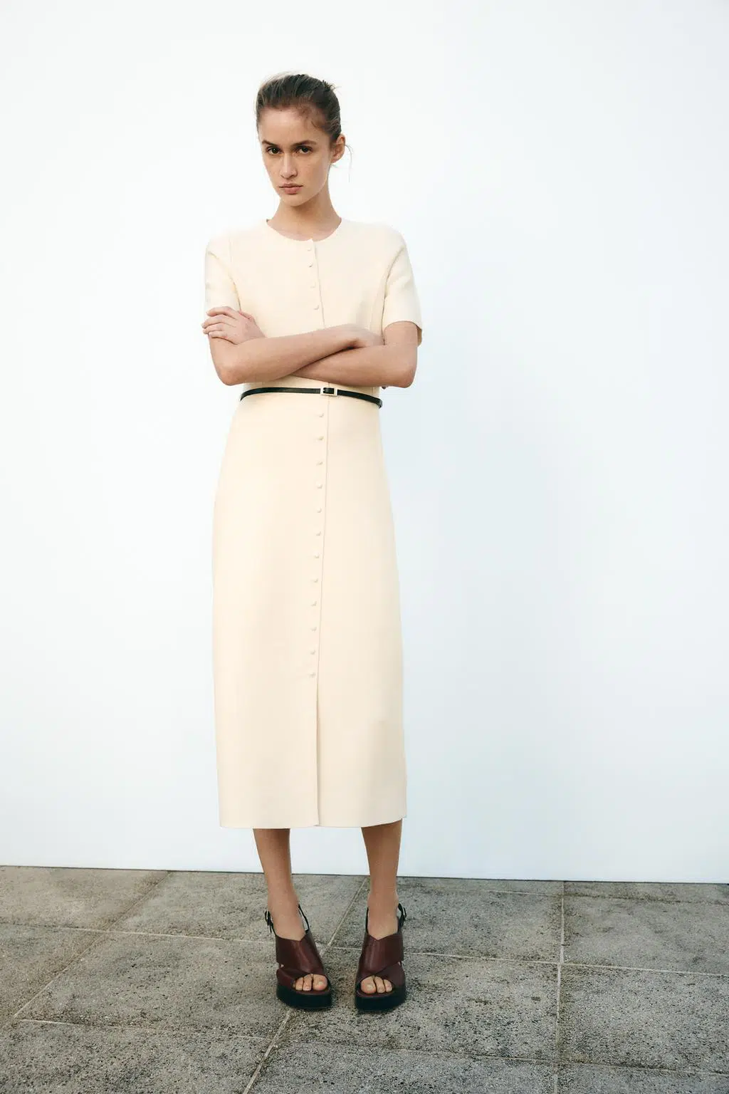 ROBE MI-LONGUE AVEC CEINTURE