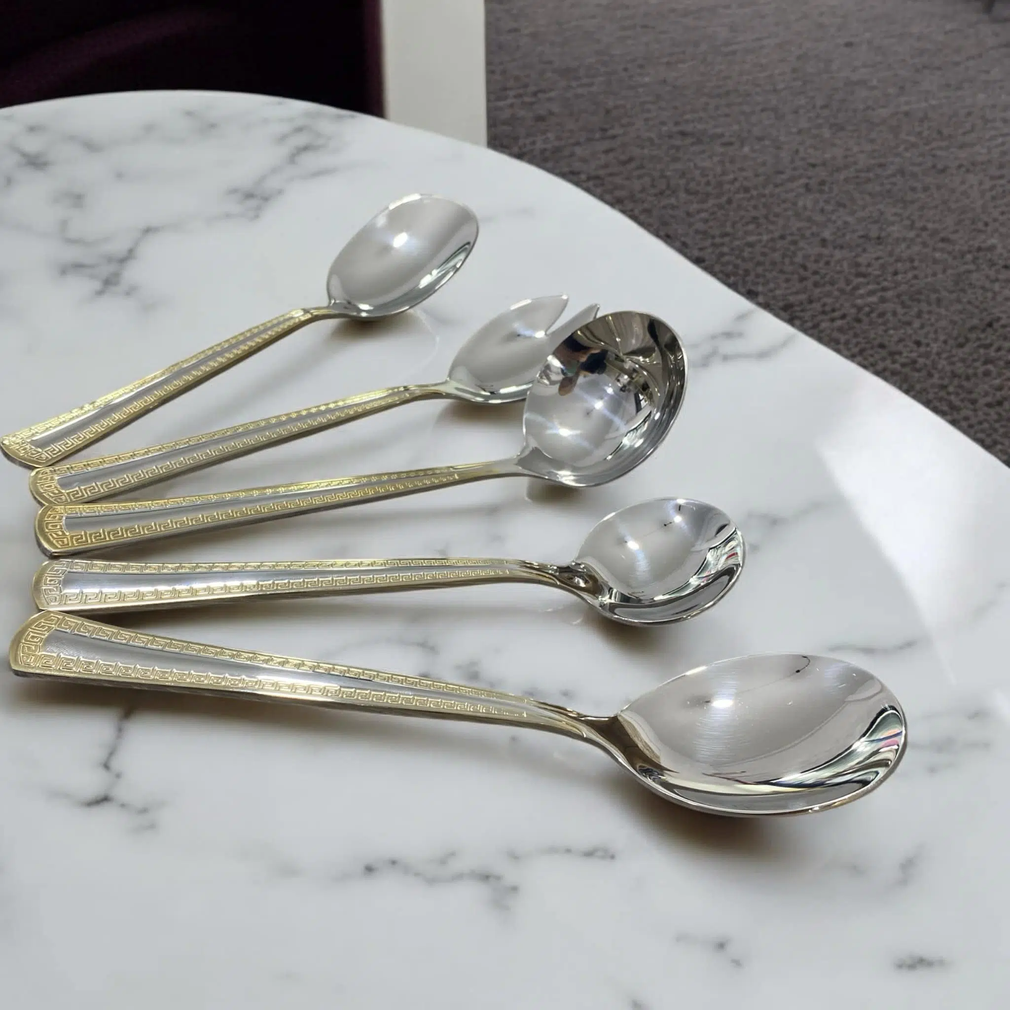 Coffret Ménagère LINES 72 pièces en inox et doré 18/10