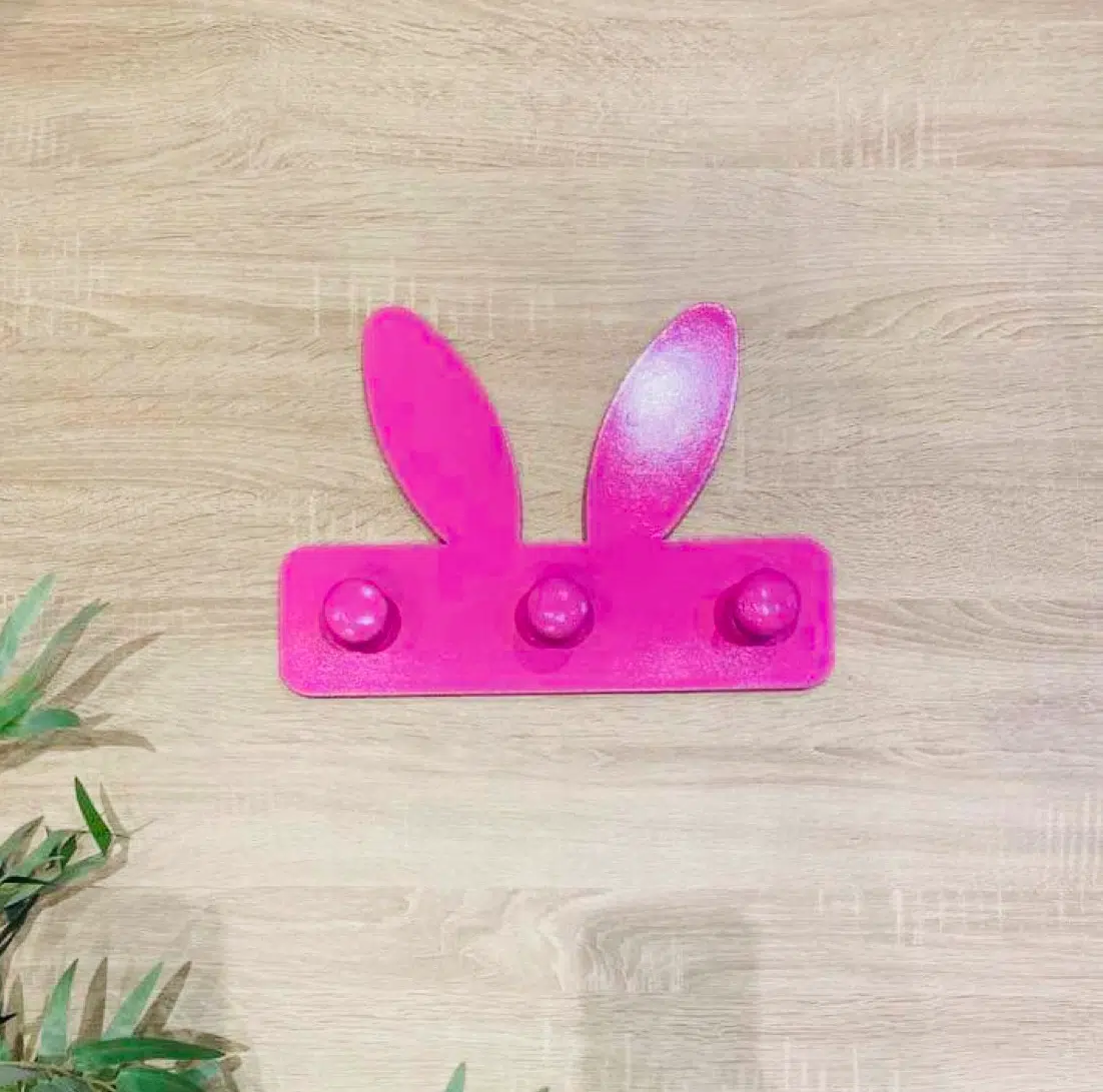 Porte manteau lapin avec 3 boutons