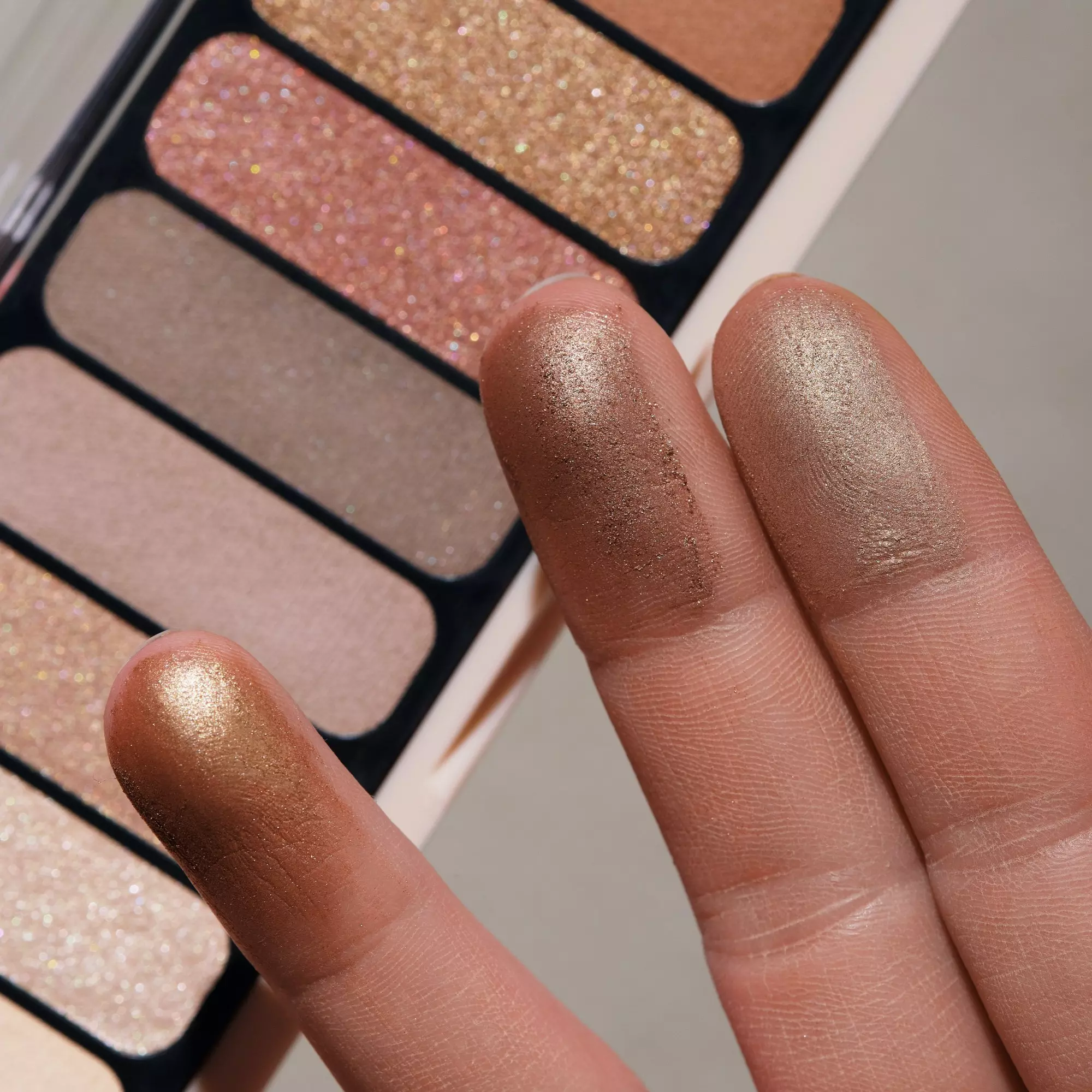 essence - the NUDE edition palette fards à paupières
