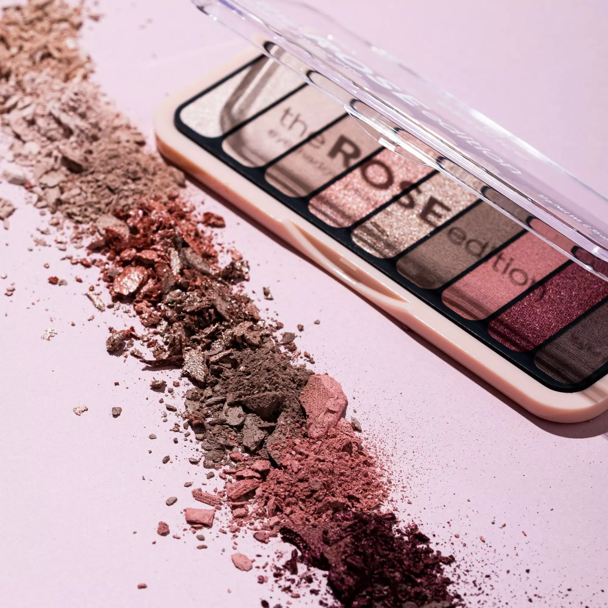 essence - the ROSE edition palette fards à paupières