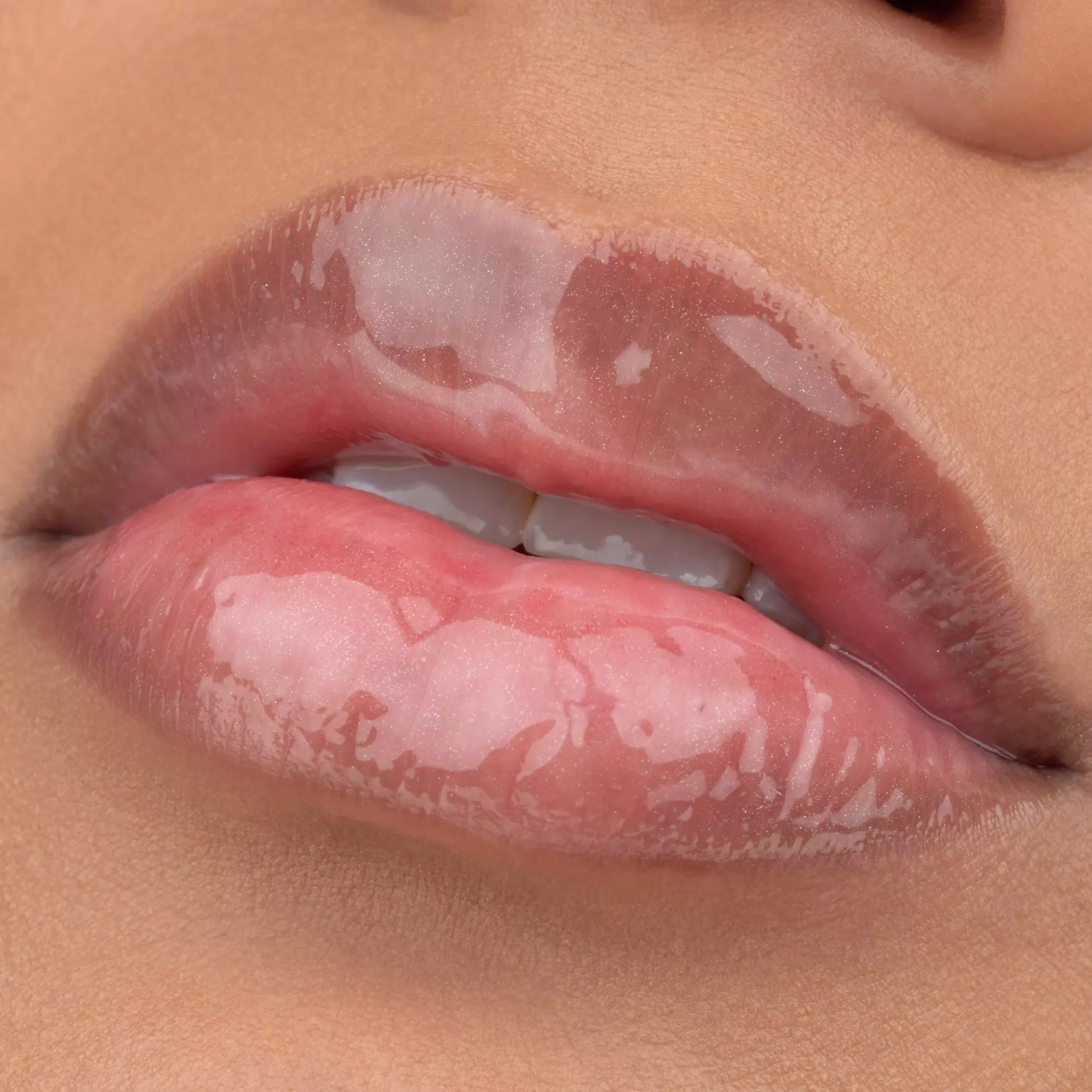 essence - JUICY BOMB shiny lipgloss - 101