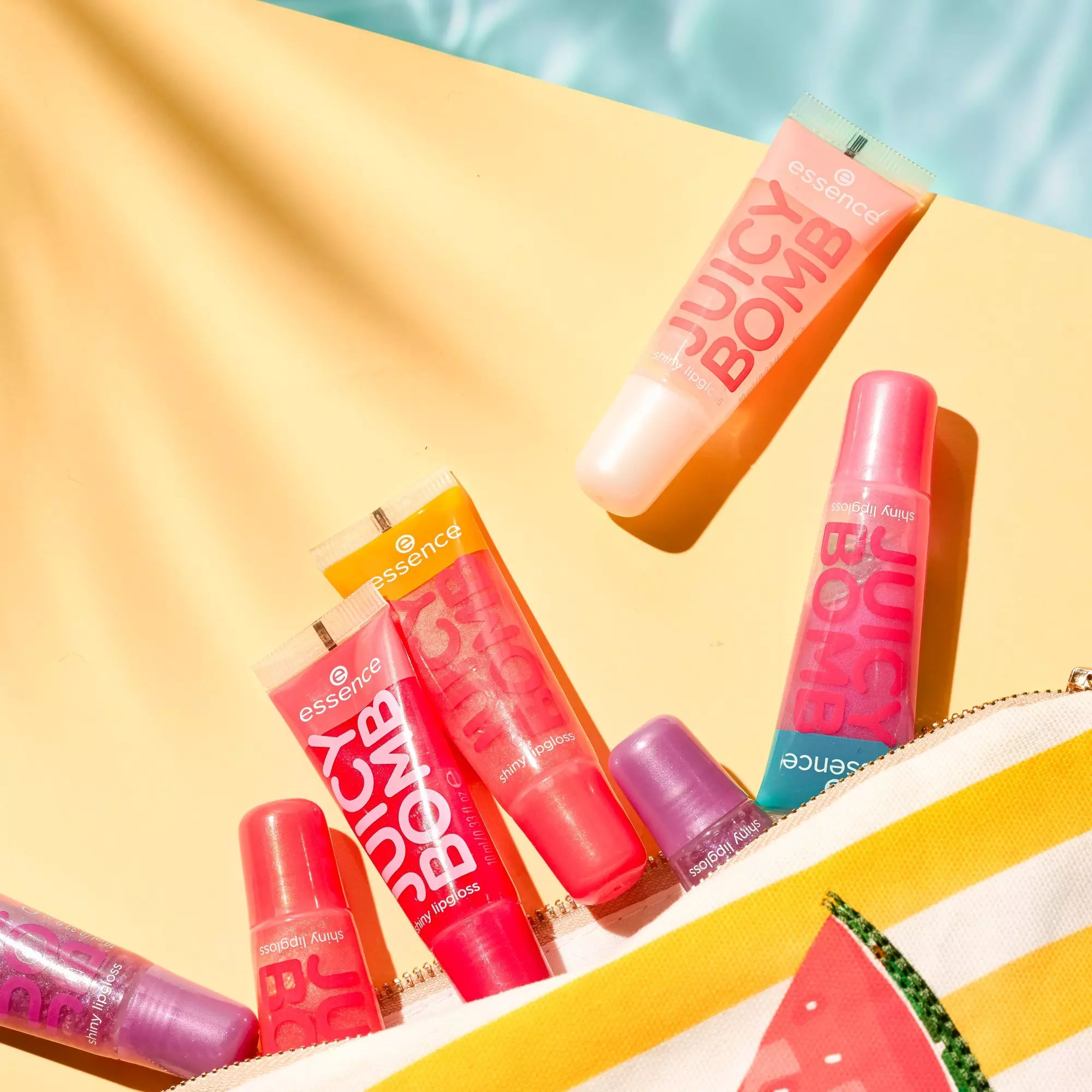 essence - JUICY BOMB shiny lipgloss - 102