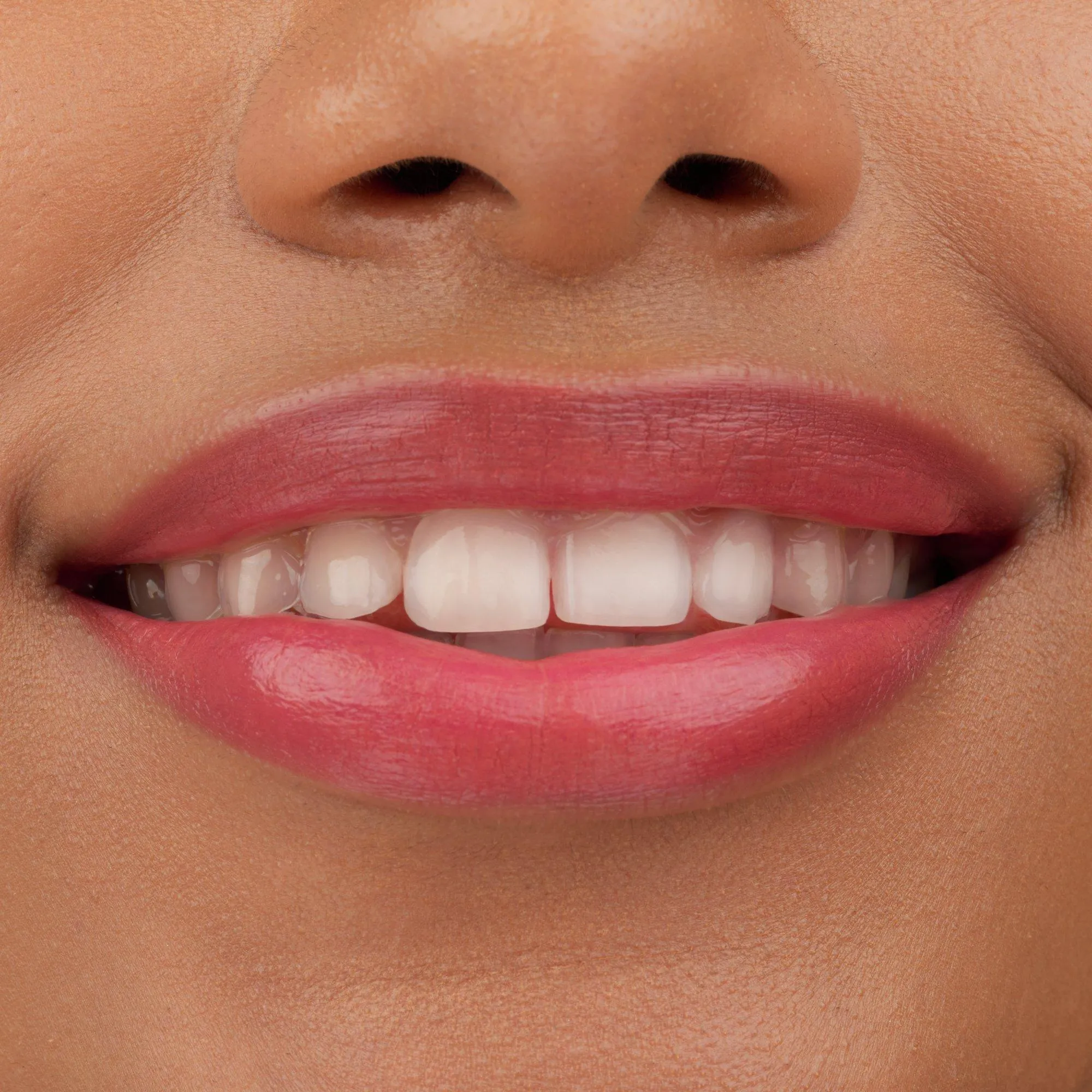 essence - TINTED kiss hydrating lip tint encre à lèvres - 102
