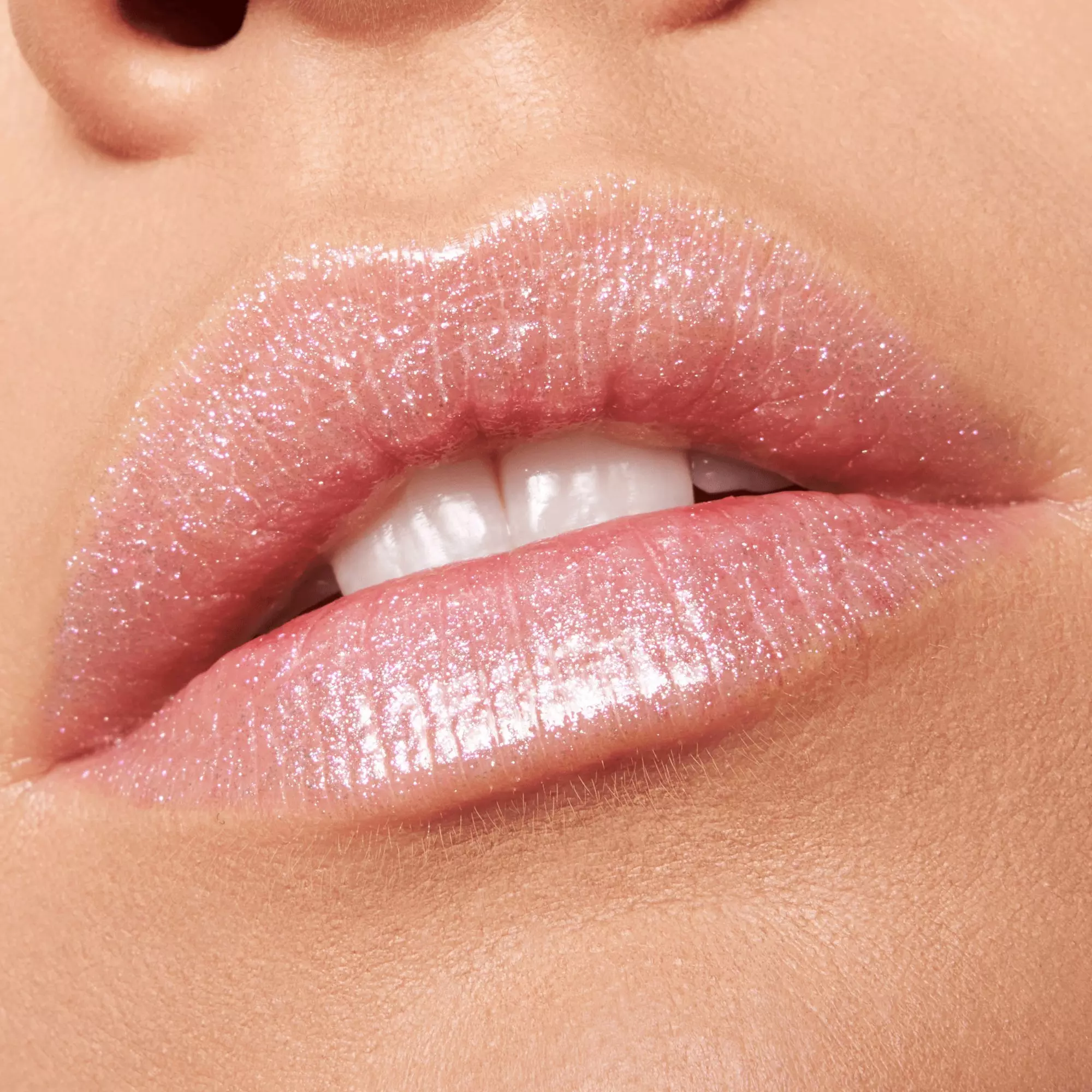 essence - META GLOW MULTI-REFLECTIVE LIPGLOSS