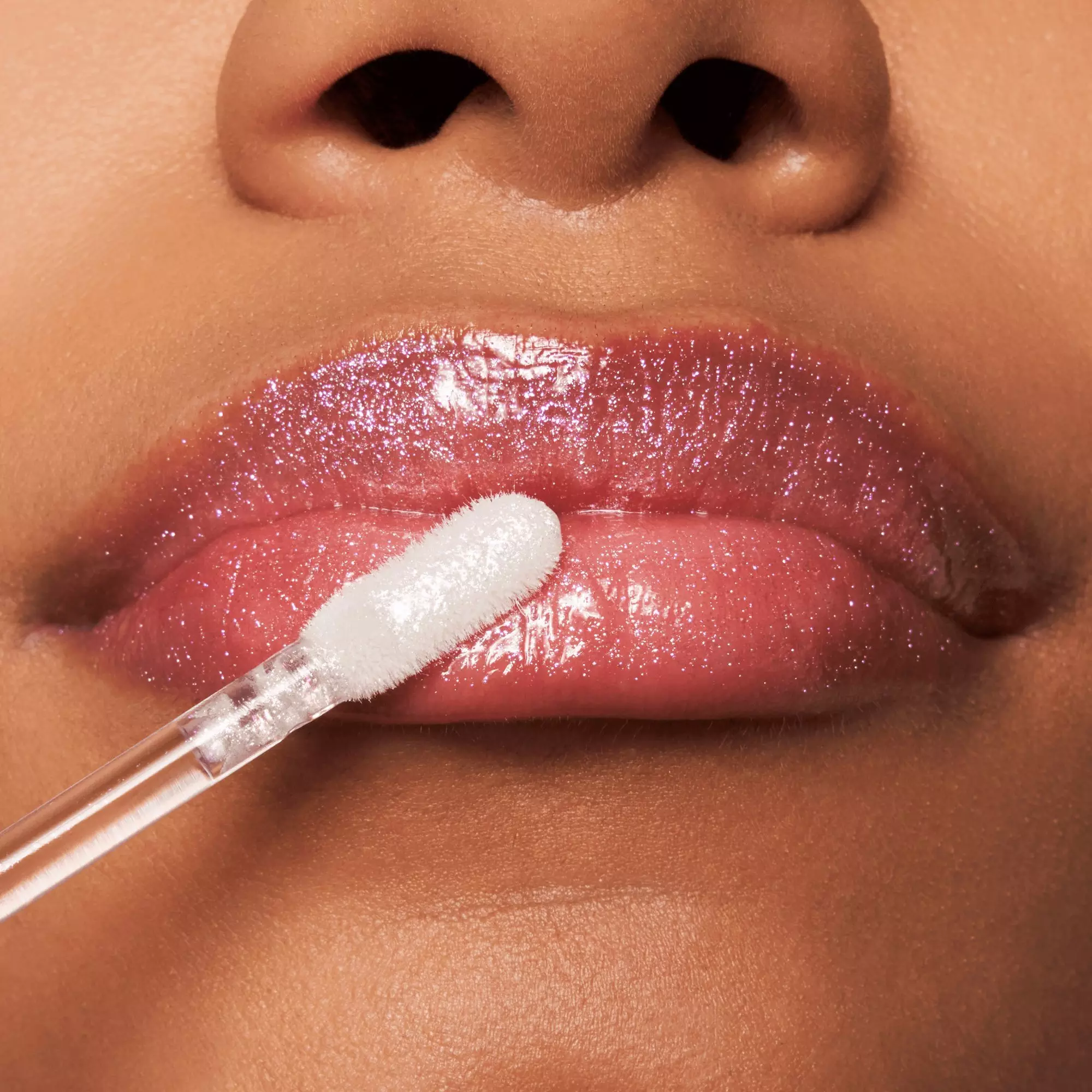 essence - META GLOW MULTI-REFLECTIVE LIPGLOSS