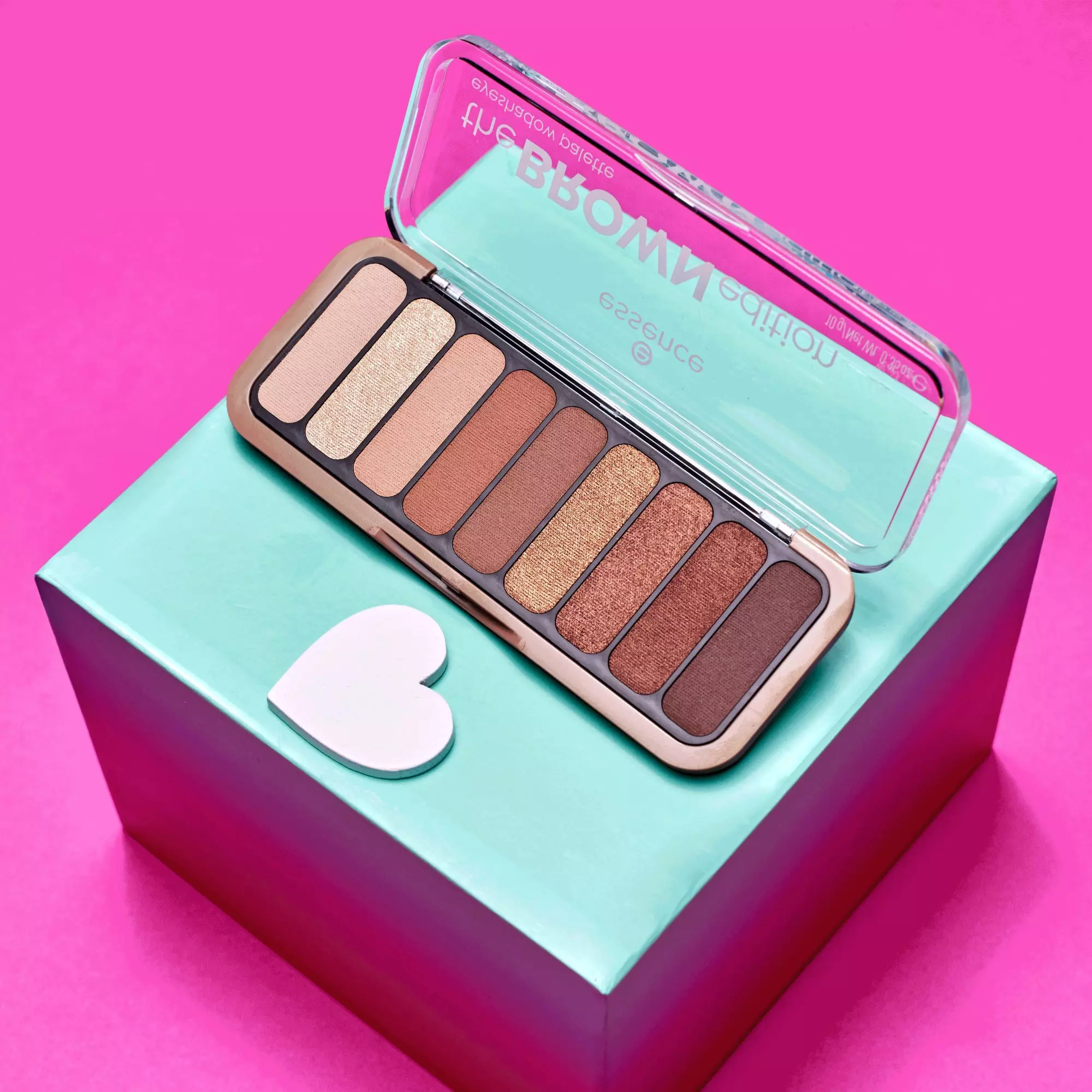 essence - the BROWN edition palette fard à paupières