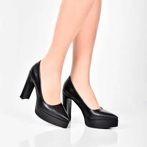 Escarpins Femmes en cuir noir