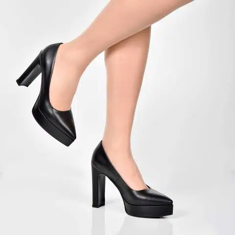 Escarpins Femmes en cuir noir