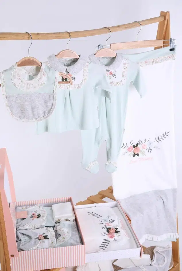 Coffret Naissance 10 pièces – 100% Coton – Vert Pastel – Réf 12534