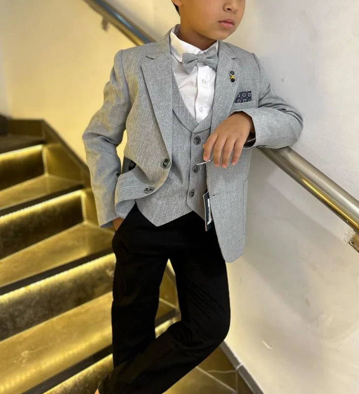 Costume Garçon 7 Pièces – Réf M2435 – (1 an à 10 ans) – Gris Élégant