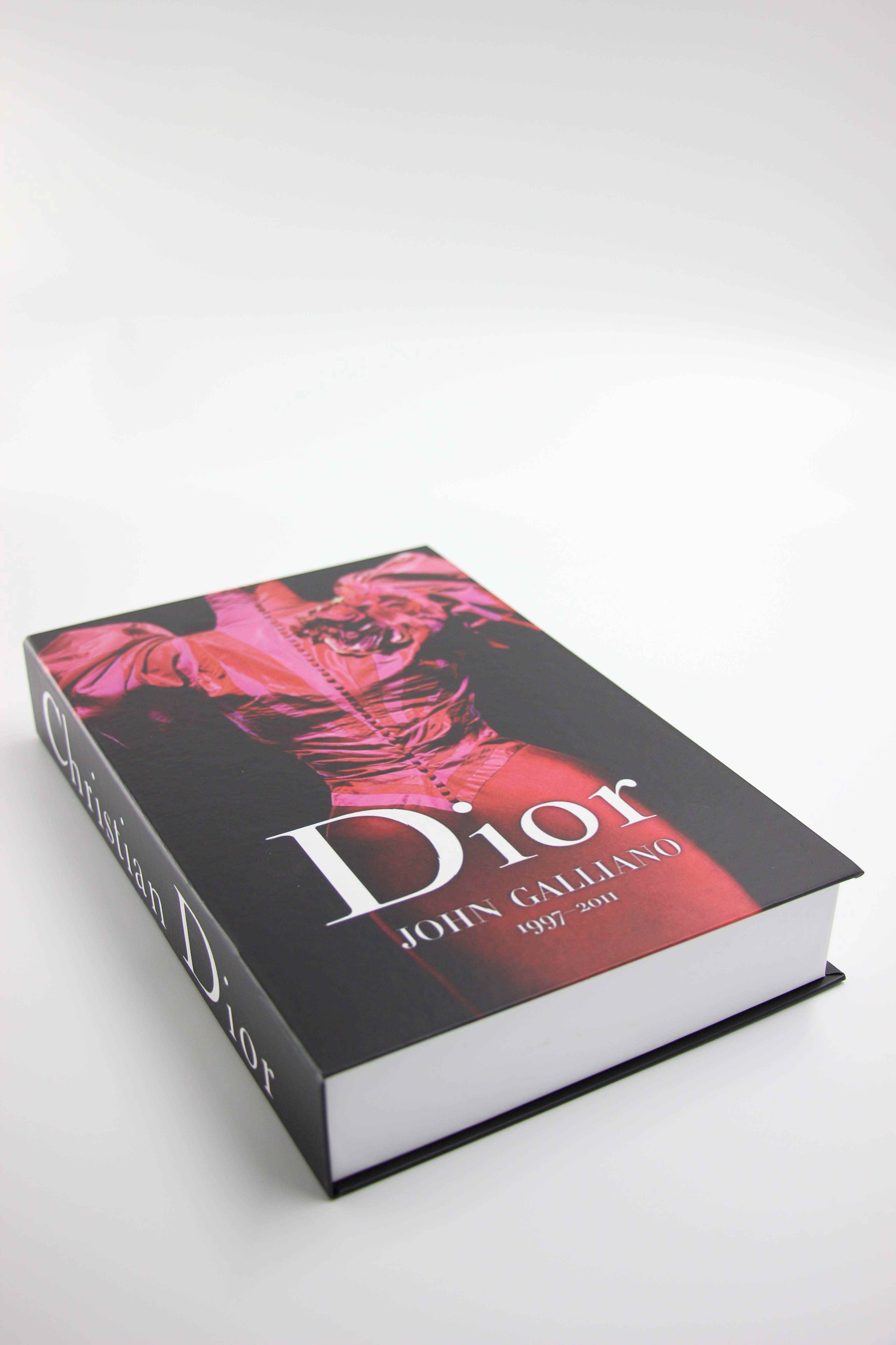 Fake book dior 1