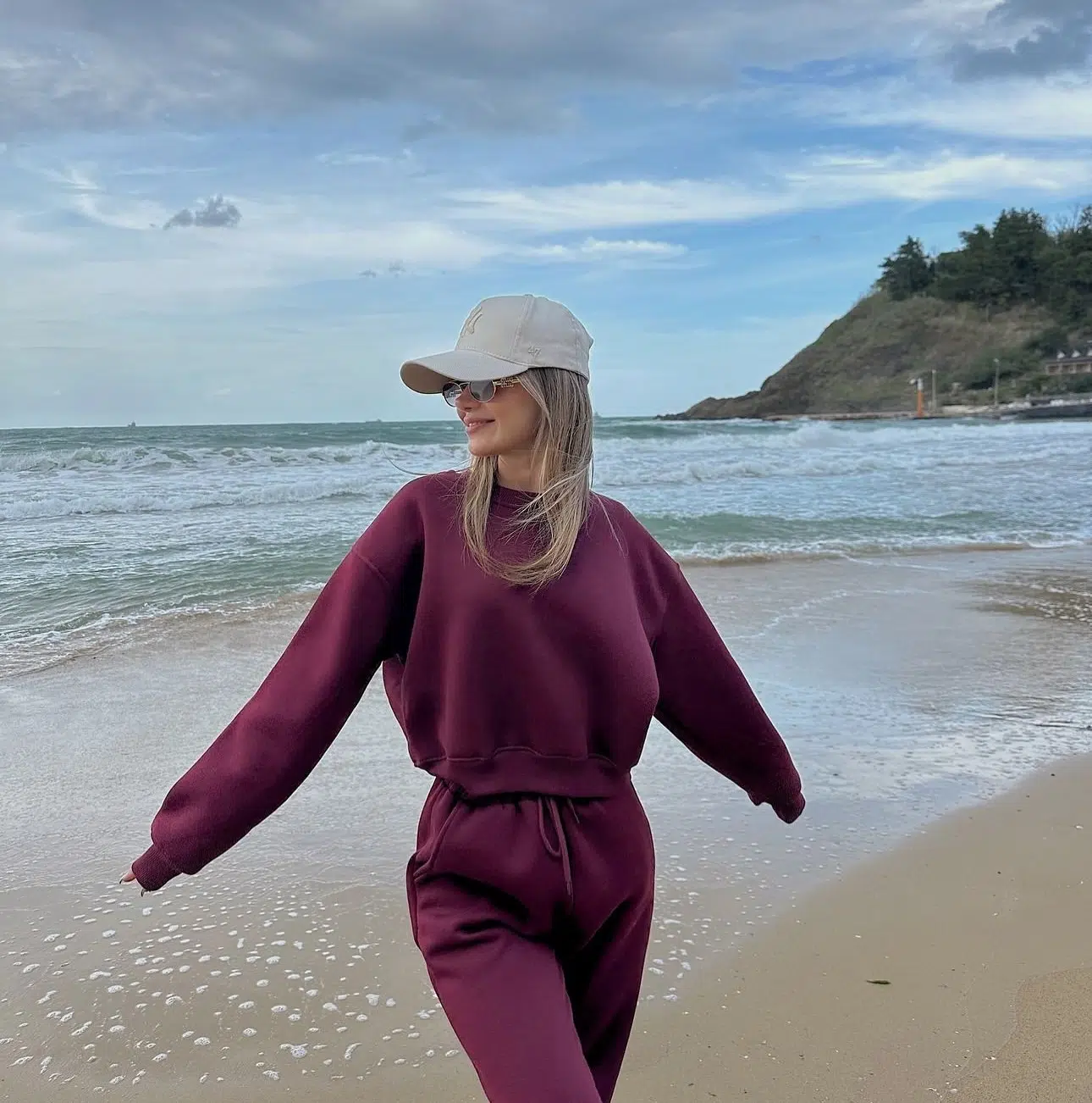 Burgundy short tracksuit