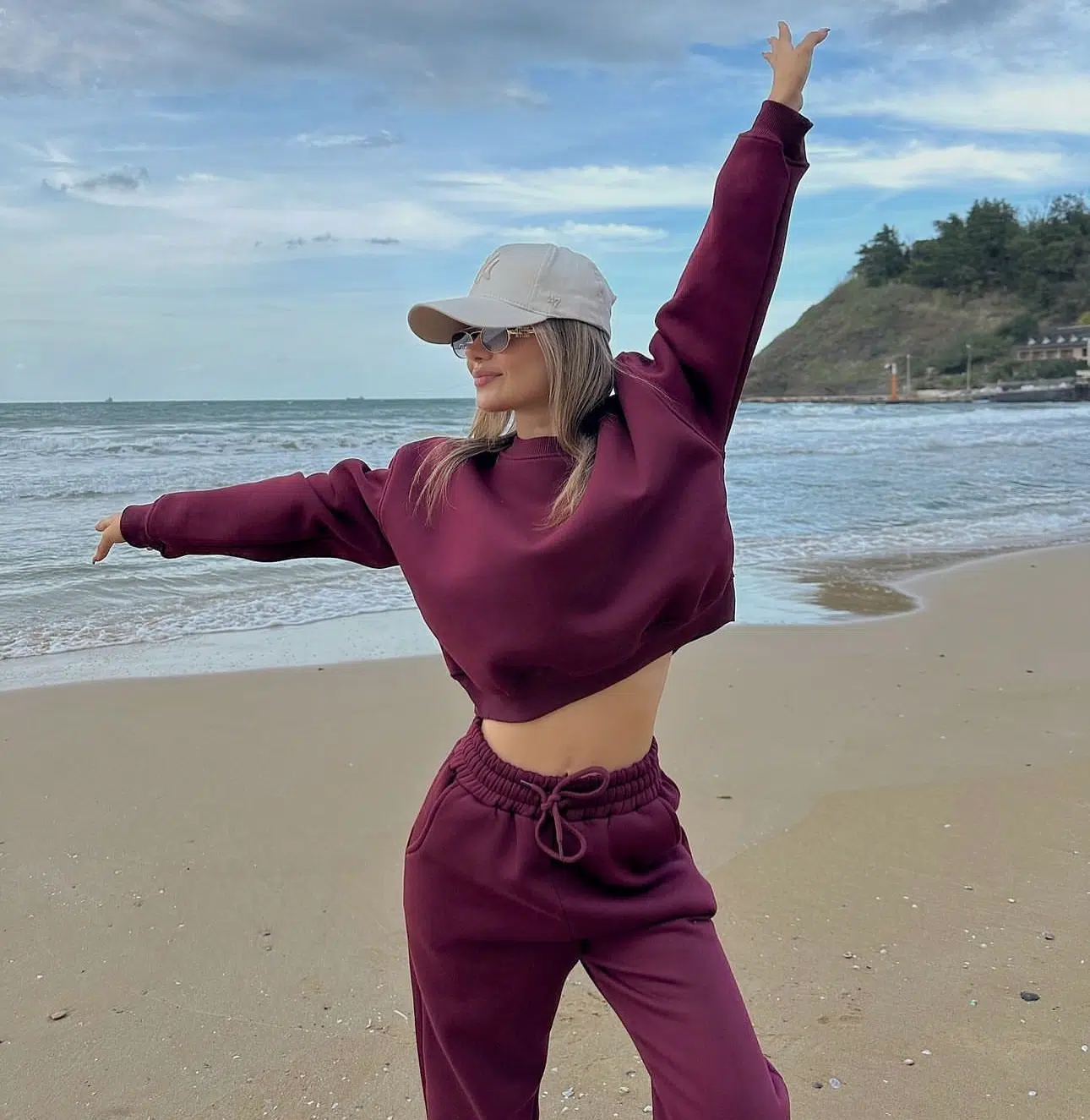 Burgundy short tracksuit