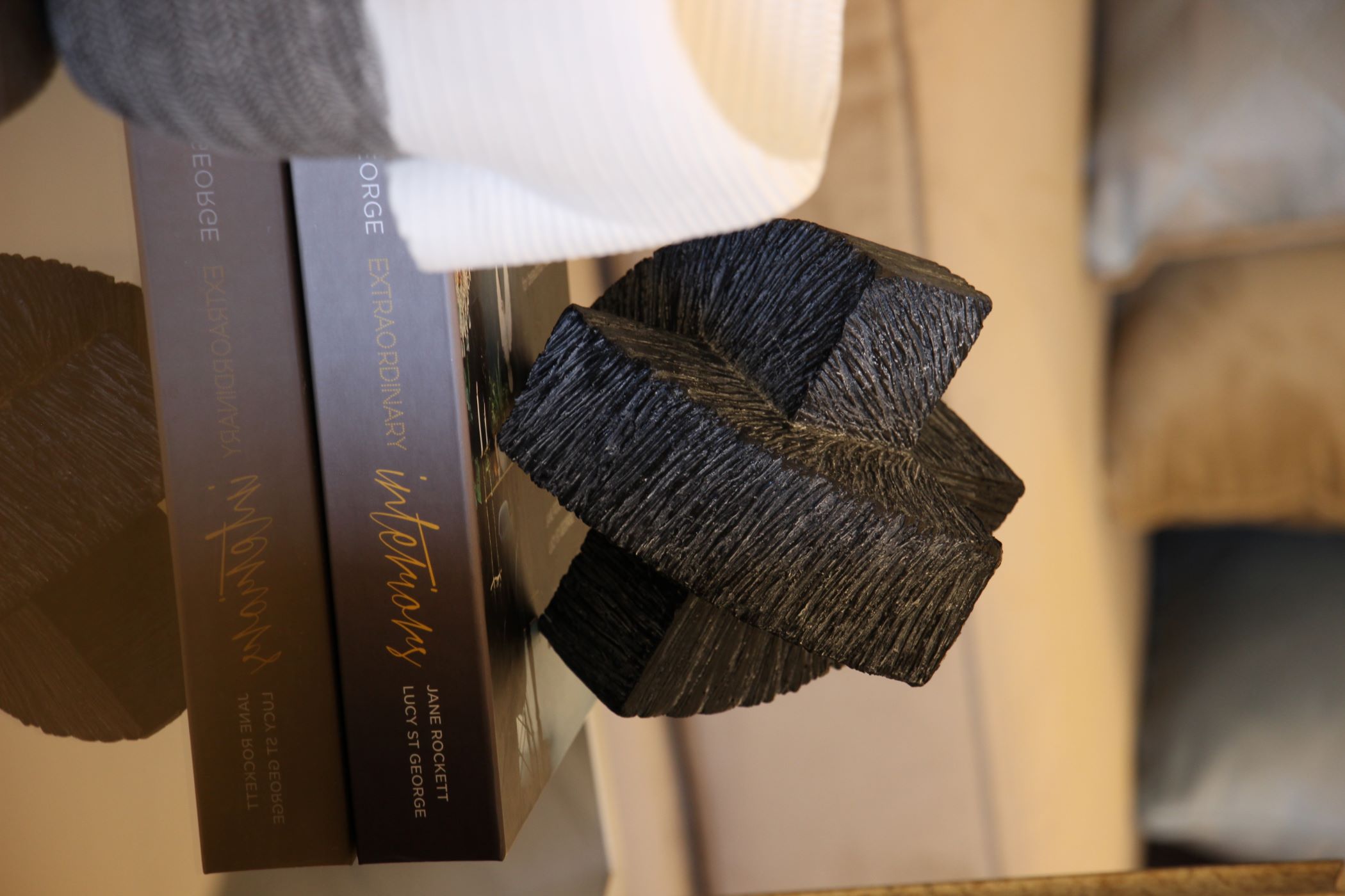 Wood grain elbow ornament