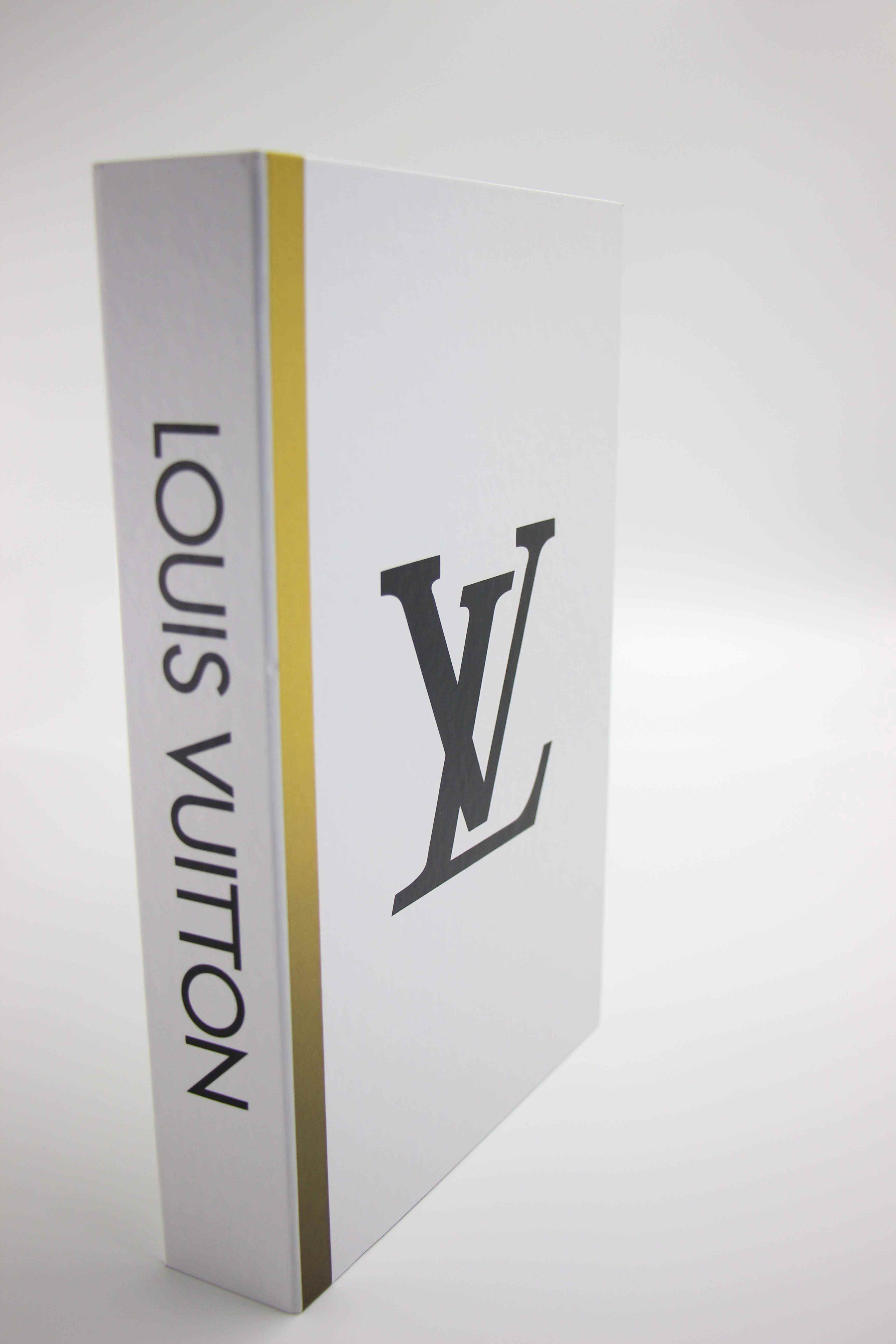 Fake book louis vuitton dore