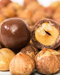 NOISETTE ENROBEE DE CHOCOLAT BY