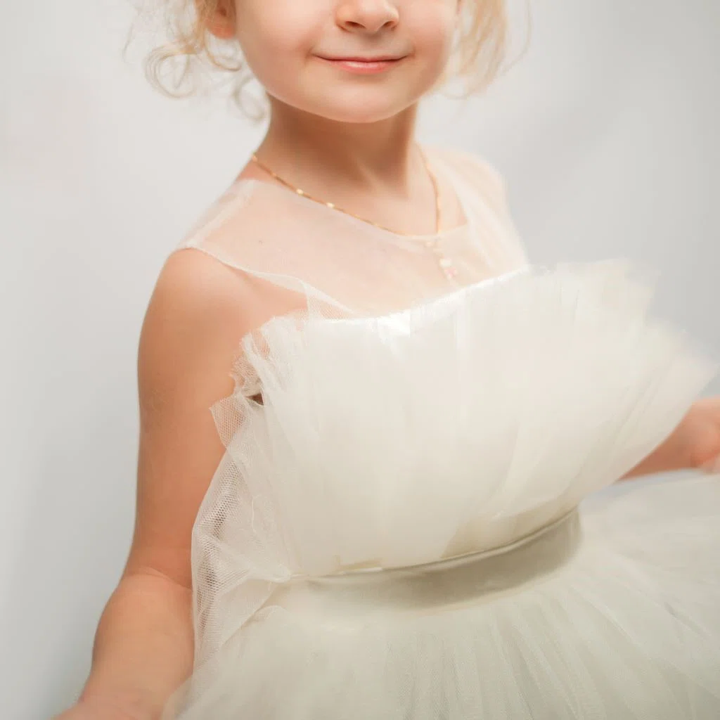 Robe Princesse Blanche avec Traîne – Réf 1 – Tailles 2-9 ans