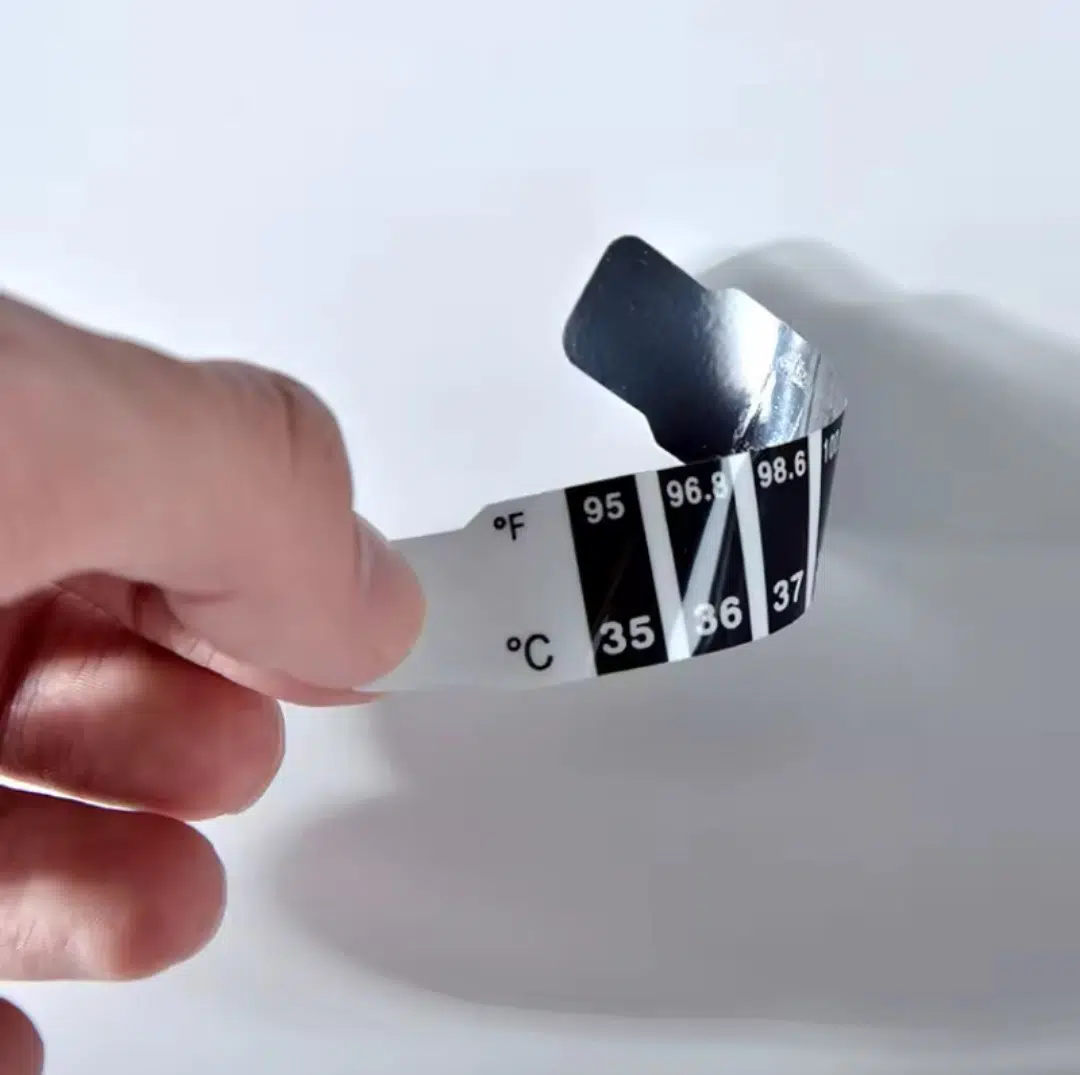 Thermomètre Autocollant Bébé – Rapide, Doux et Sans Stress