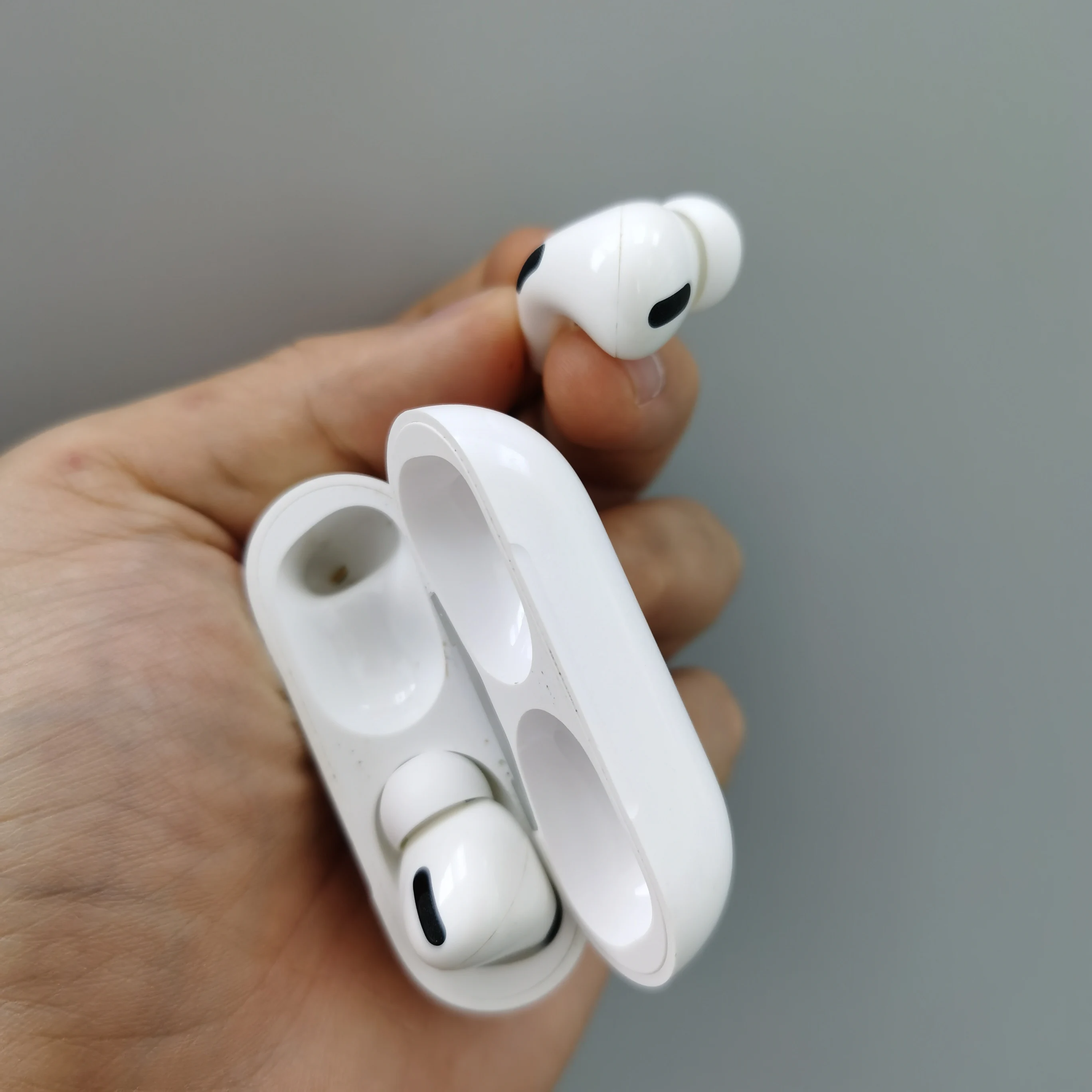 Ecouteurs sans fil Bluetooth avec Microphone/Résistants Éclaboussures Et Transpiration, 18h dautonomie, Ajustement Confortable/Écouteurs sans Fil
