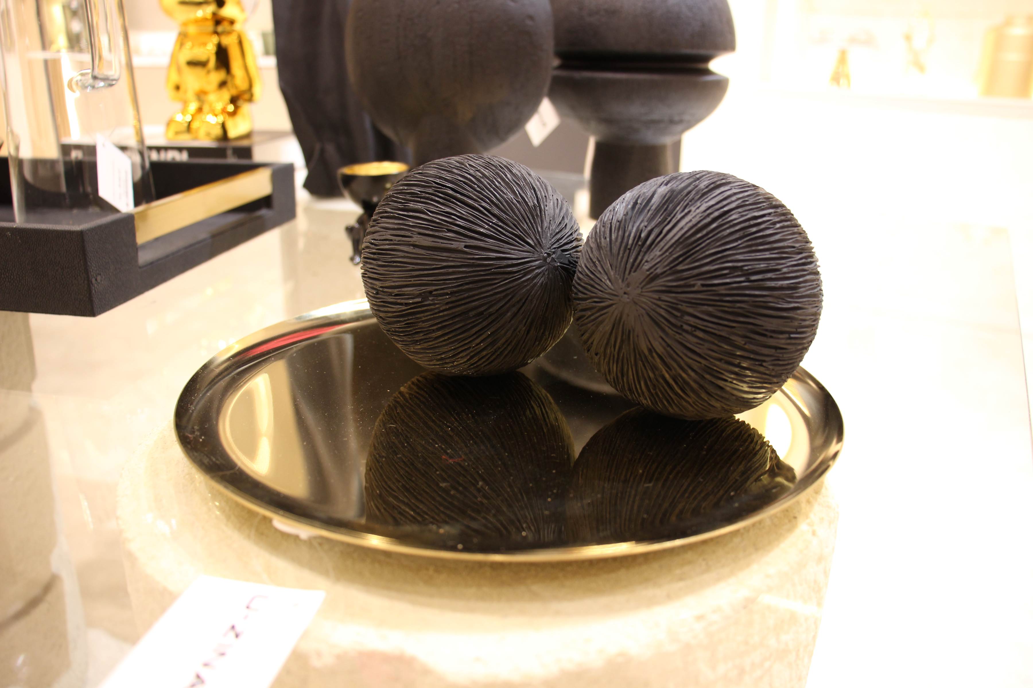 Black resin ball decoration-A