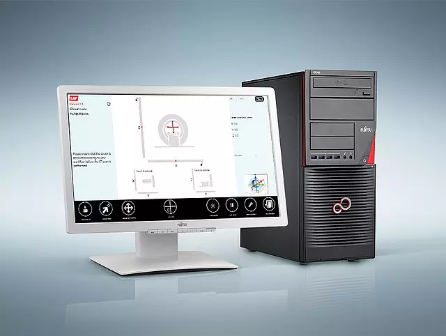 PC de bureau doté d’un écran 19", d’un clavier et d’une souris. La communication avec le système laser se fait par Bluetooth et les coordonnées de la planification de traitement peuvent être transférées par réseau local.