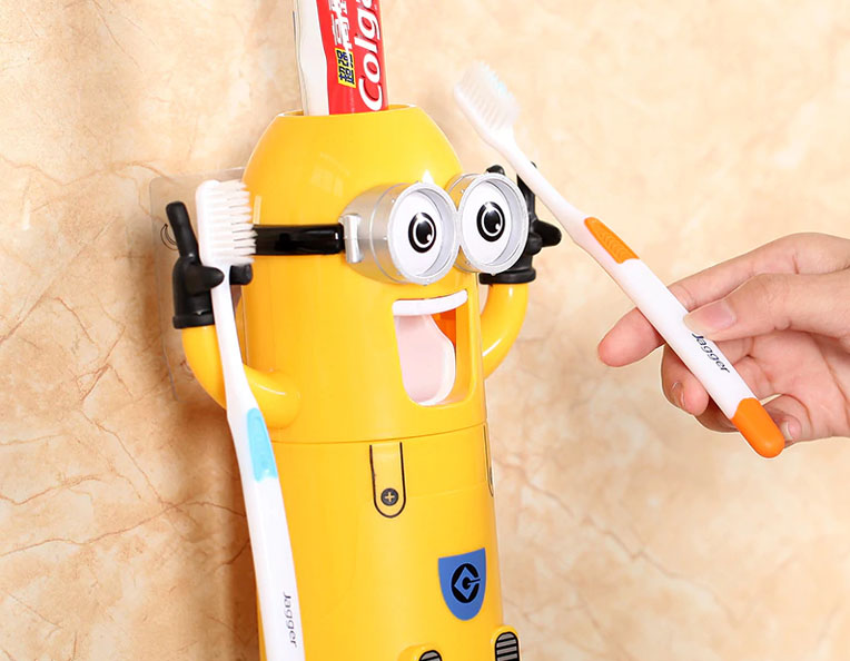 Distributeur de dentifrice minions