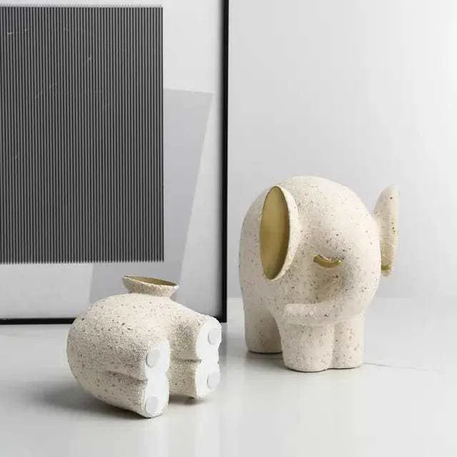 Elephant oreilles et cornes dorées