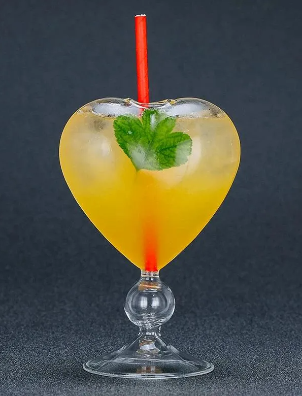Verre à cocktail en forme de cœur