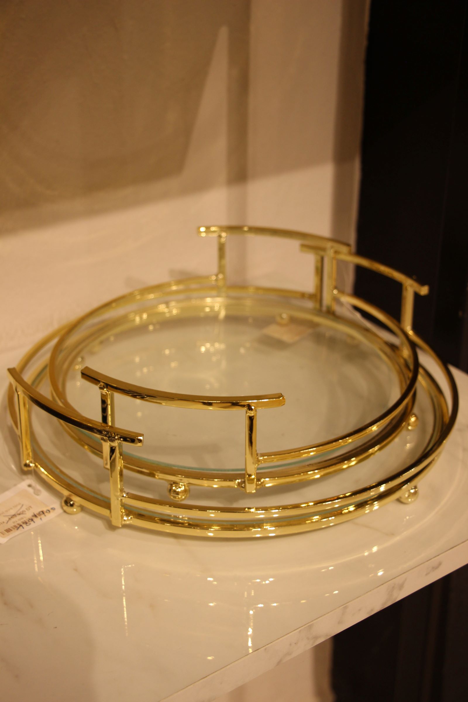 Plateau rond dore fond verre